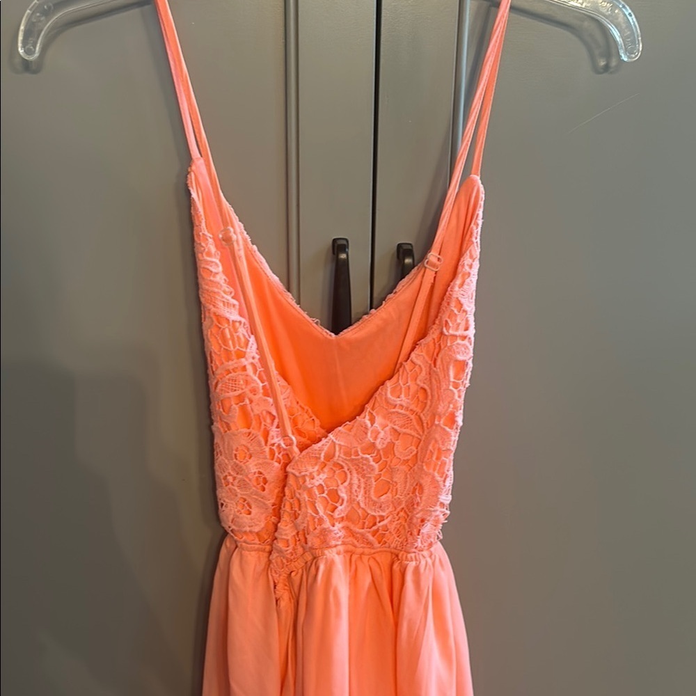 Elegant Coral Lace Maxi Dress lg - Picture 4 of 7
